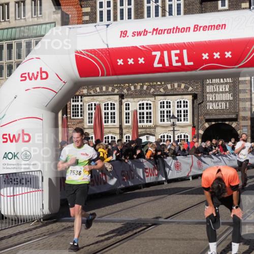 06.10.2024 - 19. swb-Marathon Bremen Luisa Fischer http://msf.ph/oto/7377150 06.10.2024 10:42:42 Ziel 7536, 7584, 8311, 8749, 9124 meine-sportfotos.de