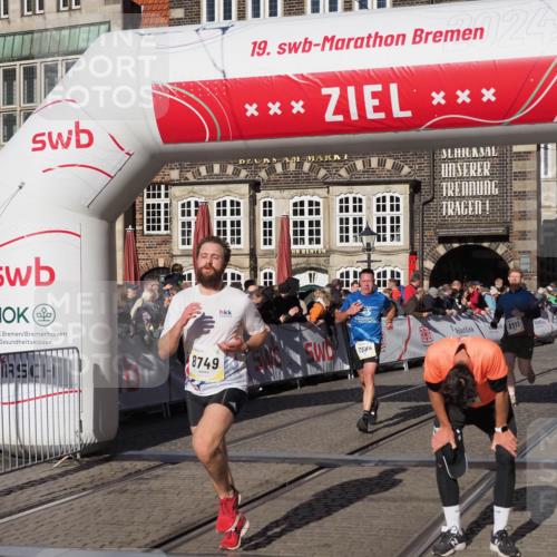 06.10.2024 - 19. swb-Marathon Bremen Luisa Fischer http://msf.ph/oto/7377248 06.10.2024 10:42:45 Ziel 7128, 7536, 7584, 8311, 8749 meine-sportfotos.de