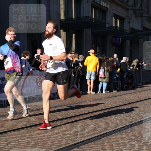 06.10.2024 - 19. swb-Marathon Bremen Strokosch-Dieckow http://msf.ph/oto/7377335 06.10.2024 10:42:33 Laufen 7128, 7141, 7197, 7259, 7283, 7571, 7584, 7650, 7756, 7771, 7826, 7906, 8228, 8311, 8313, 8481, 8749, 8905, 9061 meine-sportfotos.de