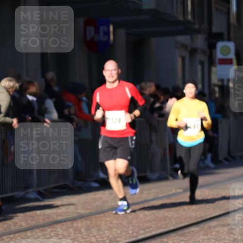 06.10.2024 - 19. swb-Marathon Bremen Strokosch-Dieckow http://msf.ph/oto/7377345 06.10.2024 10:42:34 Laufen 7128, 7141, 7197, 7259, 7283, 7571, 7584, 7650, 7756, 7771, 7826, 7906, 8228, 8311, 8313, 8481, 8749, 8905, 9061 meine-sportfotos.de