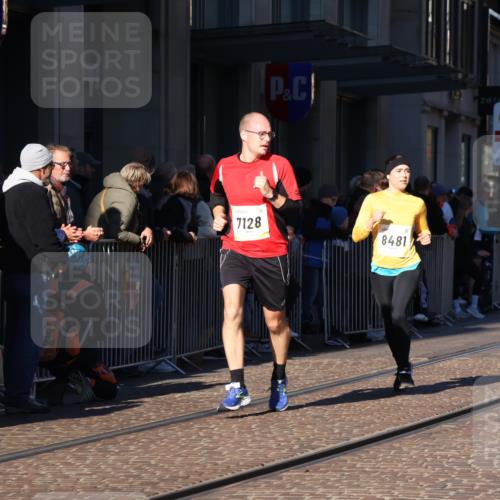 06.10.2024 - 19. swb-Marathon Bremen Strokosch-Dieckow http://msf.ph/oto/7377354 06.10.2024 10:42:35 Laufen 7128, 7141, 7197, 7259, 7283, 7571, 7584, 7650, 7756, 7771, 7826, 7906, 8228, 8311, 8313, 8481, 8905, 9061 meine-sportfotos.de