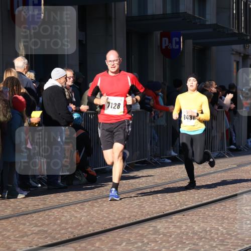 06.10.2024 - 19. swb-Marathon Bremen Strokosch-Dieckow http://msf.ph/oto/7377379 06.10.2024 10:42:35 Laufen 7128, 7141, 7197, 7259, 7283, 7571, 7584, 7650, 7756, 7771, 7826, 7906, 8228, 8311, 8313, 8481, 8905, 9061 meine-sportfotos.de