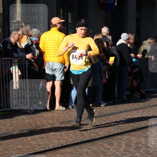06.10.2024 - 19. swb-Marathon Bremen Strokosch-Dieckow http://msf.ph/oto/7377452 06.10.2024 10:42:37 Laufen 7128, 7141, 7197, 7259, 7283, 7571, 7650, 7756, 7771, 7826, 7906, 8228, 8311, 8313, 8481, 8555, 8905, 9061 meine-sportfotos.de