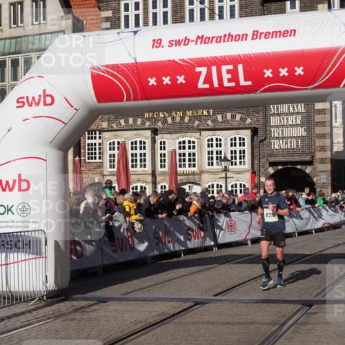 06.10.2024 - 19. swb-Marathon Bremen Luisa Fischer http://msf.ph/oto/7377467 06.10.2024 10:43:06 Ziel 7197, 8228, 8313, 8905 meine-sportfotos.de
