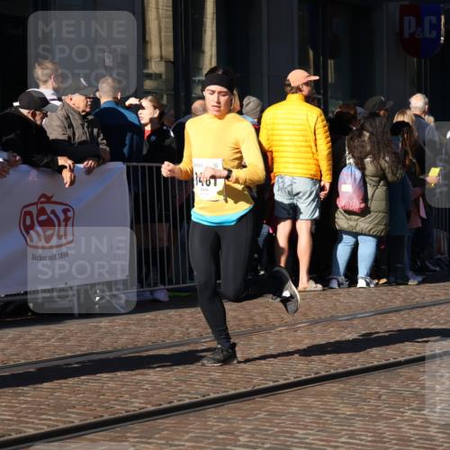 06.10.2024 - 19. swb-Marathon Bremen Strokosch-Dieckow http://msf.ph/oto/7377485 06.10.2024 10:42:38 Laufen 7128, 7141, 7197, 7259, 7283, 7571, 7650, 7756, 7771, 7826, 7906, 8228, 8313, 8481, 8555, 8905, 9061 meine-sportfotos.de