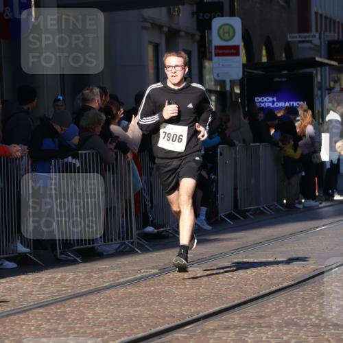 06.10.2024 - 19. swb-Marathon Bremen Strokosch-Dieckow http://msf.ph/oto/7377531 06.10.2024 10:42:41 Laufen 7128, 7141, 7197, 7259, 7283, 7571, 7650, 7756, 7759, 7771, 7826, 7906, 8228, 8313, 8481, 8555, 8905, 9061 meine-sportfotos.de