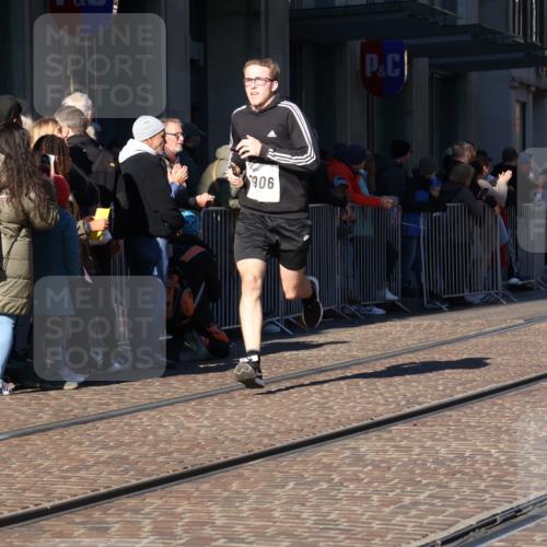 06.10.2024 - 19. swb-Marathon Bremen Strokosch-Dieckow http://msf.ph/oto/7377611 06.10.2024 10:42:43 Laufen 7141, 7197, 7259, 7283, 7571, 7650, 7756, 7759, 7771, 7826, 7906, 8228, 8313, 8478, 8555, 8905, 9061 meine-sportfotos.de