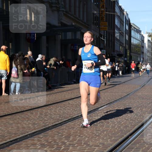 06.10.2024 - 19. swb-Marathon Bremen Strokosch-Dieckow http://msf.ph/oto/7378596 06.10.2024 10:42:46 Laufen 7141, 7197, 7259, 7283, 7571, 7650, 7756, 7759, 7771, 7826, 8228, 8313, 8478, 8555, 8806, 8905, 8962, 9061 meine-sportfotos.de