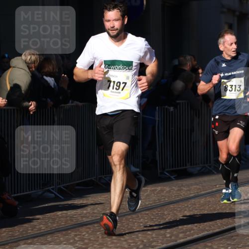 06.10.2024 - 19. swb-Marathon Bremen Strokosch-Dieckow http://msf.ph/oto/7378672 06.10.2024 10:42:48 Laufen 7141, 7197, 7259, 7283, 7571, 7650, 7756, 7759, 7771, 7826, 8228, 8313, 8478, 8555, 8806, 8905, 8962, 9061 meine-sportfotos.de