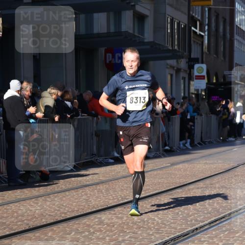 06.10.2024 - 19. swb-Marathon Bremen Strokosch-Dieckow http://msf.ph/oto/7378745 06.10.2024 10:42:50 Laufen 7141, 7197, 7283, 7571, 7650, 7756, 7759, 7771, 7826, 8228, 8313, 8478, 8555, 8671, 8806, 8905, 8962, 9061 meine-sportfotos.de