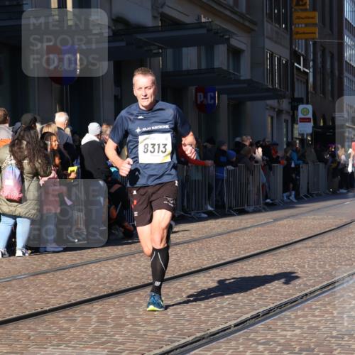 06.10.2024 - 19. swb-Marathon Bremen Strokosch-Dieckow http://msf.ph/oto/7378775 06.10.2024 10:42:51 Laufen 7141, 7197, 7283, 7571, 7650, 7756, 7759, 7771, 7826, 8228, 8313, 8478, 8555, 8671, 8806, 8905, 8962, 9061 meine-sportfotos.de