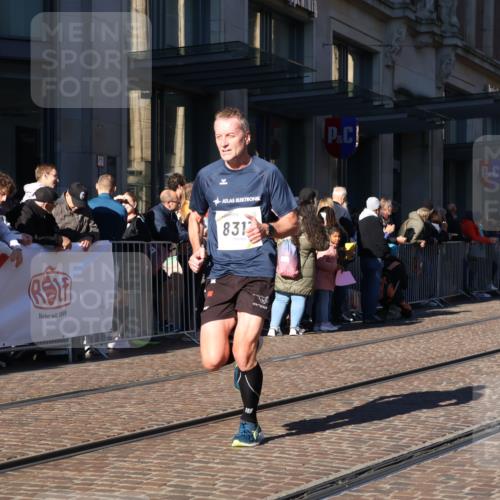 06.10.2024 - 19. swb-Marathon Bremen Strokosch-Dieckow http://msf.ph/oto/7378799 06.10.2024 10:42:52 Laufen 7141, 7283, 7571, 7650, 7756, 7759, 7771, 7826, 8228, 8313, 8478, 8555, 8671, 8806, 8905, 8962, 9061 meine-sportfotos.de