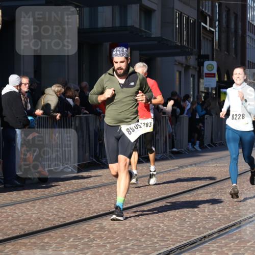 06.10.2024 - 19. swb-Marathon Bremen Strokosch-Dieckow http://msf.ph/oto/7378891 06.10.2024 10:42:55 Laufen 7141, 7283, 7571, 7650, 7756, 7759, 7771, 7826, 8228, 8313, 8478, 8555, 8671, 8680, 8806, 8905, 8962, 9061 meine-sportfotos.de