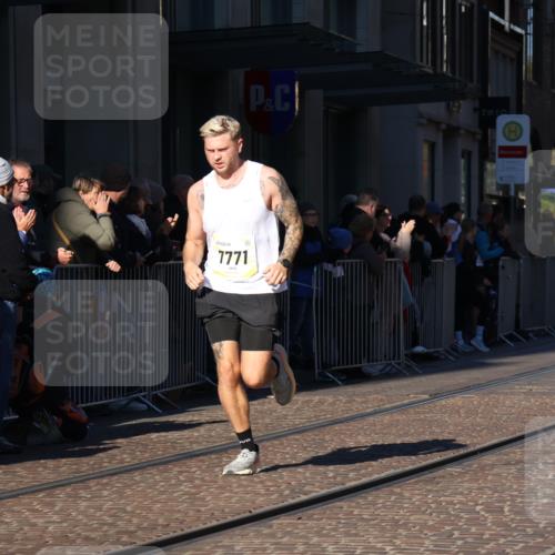 06.10.2024 - 19. swb-Marathon Bremen Strokosch-Dieckow http://msf.ph/oto/7379044 06.10.2024 10:42:59 Laufen 7141, 7283, 7571, 7650, 7756, 7759, 7771, 7826, 8228, 8412, 8454, 8478, 8555, 8671, 8680, 8806, 8905, 8962, 8970, 8975, 9061 meine-sportfotos.de