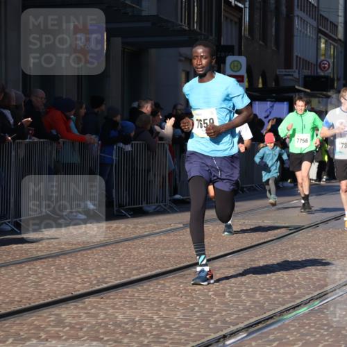 06.10.2024 - 19. swb-Marathon Bremen Strokosch-Dieckow http://msf.ph/oto/7379111 06.10.2024 10:43:02 Laufen 7141, 7283, 7571, 7650, 7756, 7759, 7771, 7826, 8228, 8310, 8412, 8454, 8478, 8555, 8671, 8680, 8806, 8962, 8970, 8975, 9061 meine-sportfotos.de