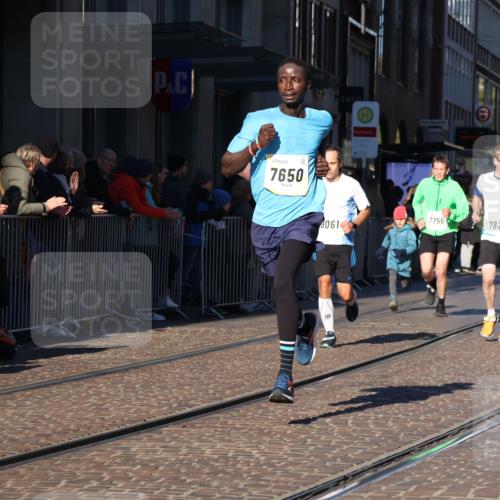06.10.2024 - 19. swb-Marathon Bremen Strokosch-Dieckow http://msf.ph/oto/7379117 06.10.2024 10:43:02 Laufen 7141, 7283, 7571, 7650, 7756, 7759, 7771, 7826, 8228, 8310, 8412, 8454, 8478, 8555, 8671, 8680, 8806, 8962, 8970, 8975, 9061 meine-sportfotos.de