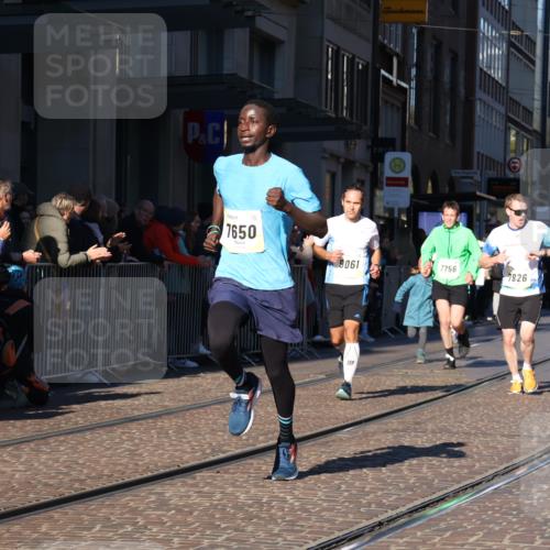06.10.2024 - 19. swb-Marathon Bremen Strokosch-Dieckow http://msf.ph/oto/7379131 06.10.2024 10:43:03 Laufen 7045, 7141, 7283, 7571, 7650, 7756, 7759, 7771, 7826, 8310, 8412, 8454, 8478, 8555, 8671, 8680, 8806, 8962, 8970, 8975, 9061 meine-sportfotos.de