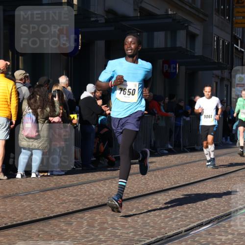 06.10.2024 - 19. swb-Marathon Bremen Strokosch-Dieckow http://msf.ph/oto/7379166 06.10.2024 10:43:03 Laufen 7045, 7141, 7283, 7571, 7650, 7756, 7759, 7771, 7826, 8310, 8412, 8454, 8478, 8555, 8671, 8680, 8806, 8962, 8970, 8975, 9061 meine-sportfotos.de