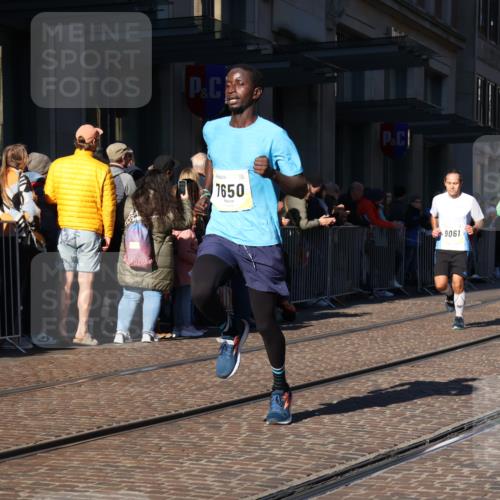 06.10.2024 - 19. swb-Marathon Bremen Strokosch-Dieckow http://msf.ph/oto/7379175 06.10.2024 10:43:03 Laufen 7045, 7141, 7283, 7571, 7650, 7756, 7759, 7771, 7826, 8310, 8412, 8454, 8478, 8555, 8671, 8680, 8806, 8962, 8970, 8975, 9061 meine-sportfotos.de