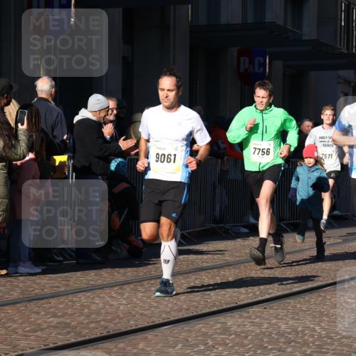 06.10.2024 - 19. swb-Marathon Bremen Strokosch-Dieckow http://msf.ph/oto/7379202 06.10.2024 10:43:05 Laufen 7045, 7141, 7571, 7756, 7759, 7826, 8310, 8412, 8454, 8478, 8555, 8671, 8680, 8806, 8962, 8970, 8975, 9061 meine-sportfotos.de