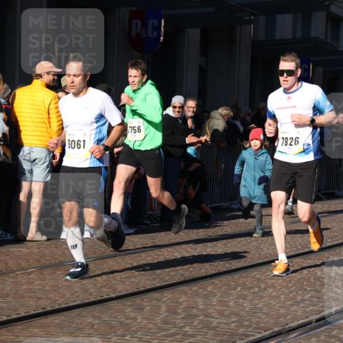 06.10.2024 - 19. swb-Marathon Bremen Strokosch-Dieckow http://msf.ph/oto/7379230 06.10.2024 10:43:06 Laufen 7045, 7141, 7571, 7756, 7759, 7826, 8310, 8412, 8454, 8478, 8555, 8671, 8680, 8806, 8962, 8970, 8975, 9061 meine-sportfotos.de