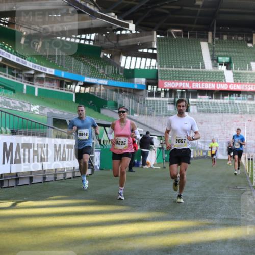 06.10.2024 - 19. swb-Marathon Bremen Yannick Fuchs http://msf.ph/oto/7380173 06.10.2024 10:20:54 Laufen im Stadion 7230, 7719, 8397, 8657, 8825, 8948, 8955, 9105 meine-sportfotos.de