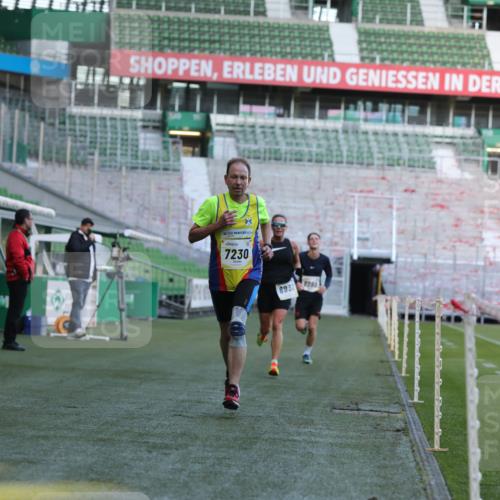 06.10.2024 - 19. swb-Marathon Bremen Yannick Fuchs http://msf.ph/oto/7380584 06.10.2024 10:21:01 Laufen im Stadion 7230, 7719, 8093, 8397, 8657, 8825, 8937, 8948, 8955, 9105 meine-sportfotos.de