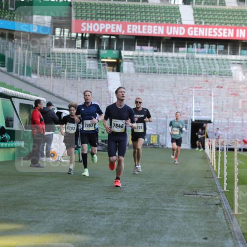 06.10.2024 - 19. swb-Marathon Bremen Yannick Fuchs http://msf.ph/oto/7381380 06.10.2024 10:21:39 Laufen im Stadion 7019, 7230, 7376, 7646, 7839, 7963, 8093, 8292, 8583, 8602, 8631, 8792, 8797, 8937 meine-sportfotos.de