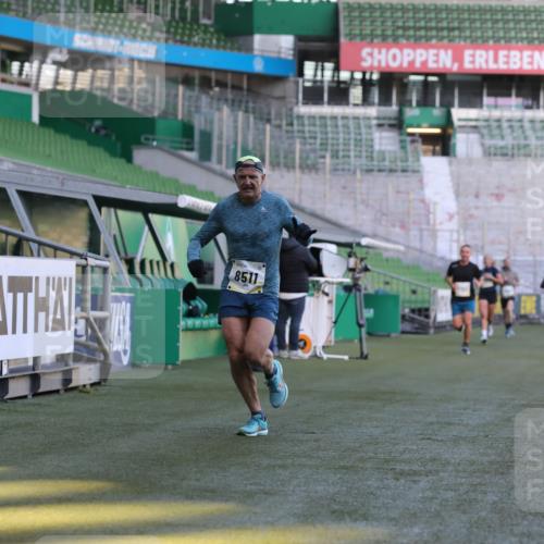 06.10.2024 - 19. swb-Marathon Bremen Yannick Fuchs http://msf.ph/oto/7382106 06.10.2024 10:22:12 Laufen im Stadion 7157, 7376, 7646, 7655, 7963, 8198, 8275, 8292, 8511, 8583, 8755, 8781, 8956, 9122 meine-sportfotos.de