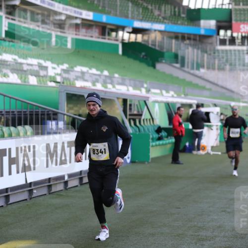 06.10.2024 - 19. swb-Marathon Bremen Yannick Fuchs http://msf.ph/oto/7382451 06.10.2024 10:22:50 Laufen im Stadion 7105, 7157, 7649, 7993, 8275, 8341, 8466, 9033, 9036, 9087, 9122 meine-sportfotos.de