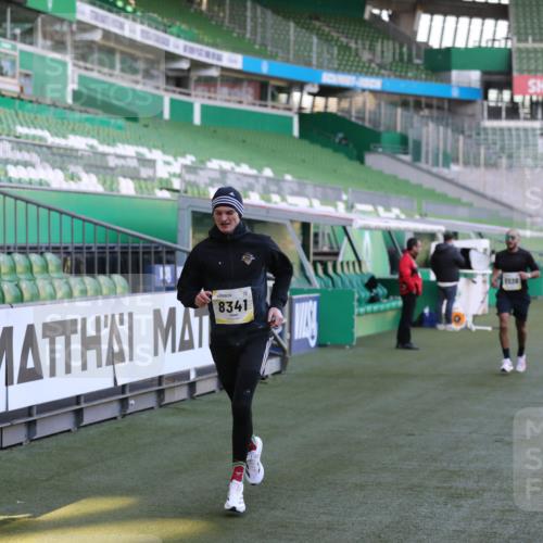 06.10.2024 - 19. swb-Marathon Bremen Yannick Fuchs http://msf.ph/oto/7382459 06.10.2024 10:22:50 Laufen im Stadion 7105, 7157, 7649, 7993, 8275, 8341, 8466, 9033, 9036, 9087, 9122 meine-sportfotos.de