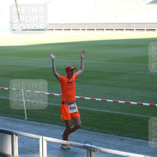 06.10.2024 - 19. swb-Marathon Bremen Yannick Fuchs http://msf.ph/oto/7382659 06.10.2024 10:23:53 Laufen im Stadion 7128, 7523, 7579, 7605, 7738, 7743, 7964, 8000, 8060, 8095, 8180, 8220, 8331, 8383, 8390, 8444, 8446, 8447, 8544, 8571, 8642, 8656, 8726, 8974, 8992, 9026, 9052, 9056 meine-sportfotos.de