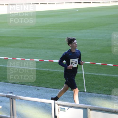 06.10.2024 - 19. swb-Marathon Bremen Yannick Fuchs http://msf.ph/oto/7382753 06.10.2024 10:23:56 Laufen im Stadion 7128, 7283, 7523, 7579, 7605, 7738, 7743, 7964, 8000, 8060, 8095, 8180, 8220, 8331, 8383, 8390, 8444, 8446, 8544, 8571, 8642, 8656, 8726, 8974, 8992, 9026, 9052 meine-sportfotos.de