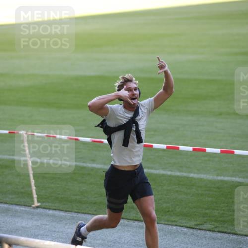 06.10.2024 - 19. swb-Marathon Bremen Yannick Fuchs http://msf.ph/oto/7382850 06.10.2024 10:24:01 Laufen im Stadion 7128, 7196, 7283, 7523, 7579, 7584, 7738, 7743, 7964, 8000, 8060, 8095, 8180, 8220, 8331, 8383, 8390, 8441, 8444, 8446, 8544, 8571, 8642, 8656, 8974, 8992, 9026, 9052, 9082 meine-sportfotos.de