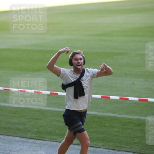 06.10.2024 - 19. swb-Marathon Bremen Yannick Fuchs http://msf.ph/oto/7382873 06.10.2024 10:24:01 Laufen im Stadion 7128, 7196, 7283, 7523, 7579, 7584, 7738, 7743, 7964, 8000, 8060, 8095, 8180, 8220, 8331, 8383, 8390, 8441, 8444, 8446, 8544, 8571, 8642, 8656, 8974, 8992, 9026, 9052, 9082 meine-sportfotos.de