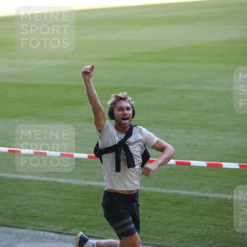 06.10.2024 - 19. swb-Marathon Bremen Yannick Fuchs http://msf.ph/oto/7382880 06.10.2024 10:24:01 Laufen im Stadion 7128, 7196, 7283, 7523, 7579, 7584, 7738, 7743, 7964, 8000, 8060, 8095, 8180, 8220, 8331, 8383, 8390, 8441, 8444, 8446, 8544, 8571, 8642, 8656, 8974, 8992, 9026, 9052, 9082 meine-sportfotos.de