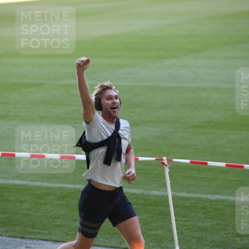 06.10.2024 - 19. swb-Marathon Bremen Yannick Fuchs http://msf.ph/oto/7382899 06.10.2024 10:24:01 Laufen im Stadion 7128, 7196, 7283, 7523, 7579, 7584, 7738, 7743, 7964, 8000, 8060, 8095, 8180, 8220, 8331, 8383, 8390, 8441, 8444, 8446, 8544, 8571, 8642, 8656, 8974, 8992, 9026, 9052, 9082 meine-sportfotos.de