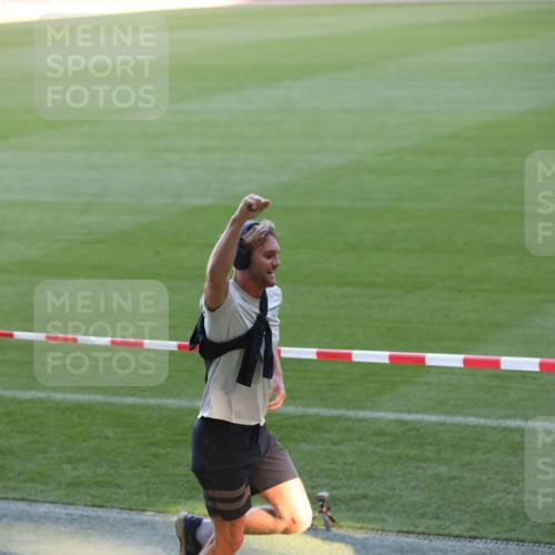 06.10.2024 - 19. swb-Marathon Bremen Yannick Fuchs http://msf.ph/oto/7382949 06.10.2024 10:24:02 Laufen im Stadion 7128, 7196, 7283, 7523, 7579, 7584, 7738, 7743, 7964, 8000, 8060, 8095, 8180, 8220, 8331, 8383, 8390, 8441, 8444, 8446, 8544, 8571, 8642, 8656, 8974, 8992, 9026, 9052, 9082 meine-sportfotos.de