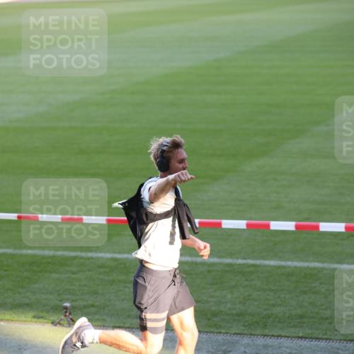 06.10.2024 - 19. swb-Marathon Bremen Yannick Fuchs http://msf.ph/oto/7382969 06.10.2024 10:24:02 Laufen im Stadion 7128, 7196, 7283, 7523, 7579, 7584, 7738, 7743, 7964, 8000, 8060, 8095, 8180, 8220, 8331, 8383, 8390, 8441, 8444, 8446, 8544, 8571, 8642, 8656, 8974, 8992, 9026, 9052, 9082 meine-sportfotos.de