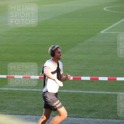 06.10.2024 - 19. swb-Marathon Bremen Yannick Fuchs http://msf.ph/oto/7382976 06.10.2024 10:24:02 Laufen im Stadion 7128, 7196, 7283, 7523, 7579, 7584, 7738, 7743, 7964, 8000, 8060, 8095, 8180, 8220, 8331, 8383, 8390, 8441, 8444, 8446, 8544, 8571, 8642, 8656, 8974, 8992, 9026, 9052, 9082 meine-sportfotos.de