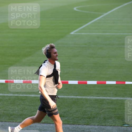 06.10.2024 - 19. swb-Marathon Bremen Yannick Fuchs http://msf.ph/oto/7382987 06.10.2024 10:24:02 Laufen im Stadion 7128, 7196, 7283, 7523, 7579, 7584, 7738, 7743, 7964, 8000, 8060, 8095, 8180, 8220, 8331, 8383, 8390, 8441, 8444, 8446, 8544, 8571, 8642, 8656, 8974, 8992, 9026, 9052, 9082 meine-sportfotos.de