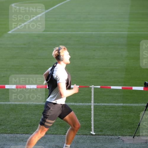 06.10.2024 - 19. swb-Marathon Bremen Yannick Fuchs http://msf.ph/oto/7383005 06.10.2024 10:24:03 Laufen im Stadion 7128, 7196, 7283, 7523, 7579, 7584, 7738, 7743, 7964, 8000, 8060, 8095, 8180, 8331, 8383, 8390, 8441, 8444, 8446, 8544, 8571, 8642, 8656, 8974, 8992, 9026, 9052, 9082 meine-sportfotos.de