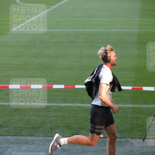06.10.2024 - 19. swb-Marathon Bremen Yannick Fuchs http://msf.ph/oto/7383014 06.10.2024 10:24:03 Laufen im Stadion 7128, 7196, 7283, 7523, 7579, 7584, 7738, 7743, 7964, 8000, 8060, 8095, 8180, 8331, 8383, 8390, 8441, 8444, 8446, 8544, 8571, 8642, 8656, 8974, 8992, 9026, 9052, 9082 meine-sportfotos.de