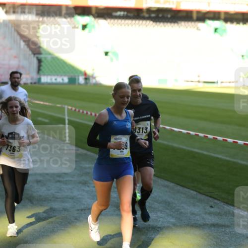 06.10.2024 - 19. swb-Marathon Bremen Yannick Fuchs http://msf.ph/oto/7383167 06.10.2024 10:24:43 Laufen im Stadion 7081, 7196, 7197, 7259, 7363, 7536, 7555, 7571, 7584, 7648, 7650, 7759, 8094, 8209, 8226, 8311, 8313, 8329, 8441, 8454, 8654, 8785, 8796, 8813, 8831, 8939, 8962, 9019, 9064, 9124 meine-sportfotos.de