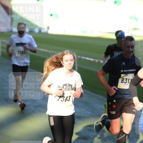 06.10.2024 - 19. swb-Marathon Bremen Yannick Fuchs http://msf.ph/oto/7383190 06.10.2024 10:24:44 Laufen im Stadion 7081, 7197, 7259, 7363, 7536, 7555, 7571, 7648, 7650, 7759, 8094, 8209, 8226, 8311, 8313, 8329, 8441, 8454, 8654, 8785, 8796, 8813, 8831, 8939, 8962, 9019, 9064, 9124 meine-sportfotos.de