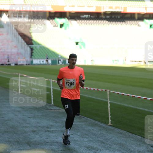 06.10.2024 - 19. swb-Marathon Bremen Yannick Fuchs http://msf.ph/oto/7383568 06.10.2024 10:24:52 Laufen im Stadion 7197, 7259, 7363, 7536, 7555, 7571, 7648, 7650, 7759, 8094, 8209, 8226, 8310, 8311, 8313, 8329, 8445, 8454, 8517, 8654, 8785, 8796, 8813, 8939, 8962, 9019, 9064, 9124 meine-sportfotos.de