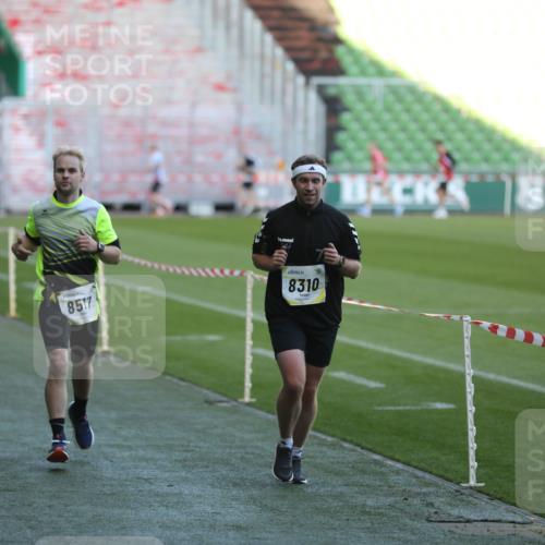 06.10.2024 - 19. swb-Marathon Bremen Yannick Fuchs http://msf.ph/oto/7383824 06.10.2024 10:24:57 Laufen im Stadion 7197, 7259, 7363, 7555, 7571, 7648, 7650, 7756, 7759, 8209, 8226, 8310, 8311, 8313, 8329, 8445, 8454, 8517, 8654, 8785, 8796, 8813, 8939, 8962, 9064, 9124 meine-sportfotos.de