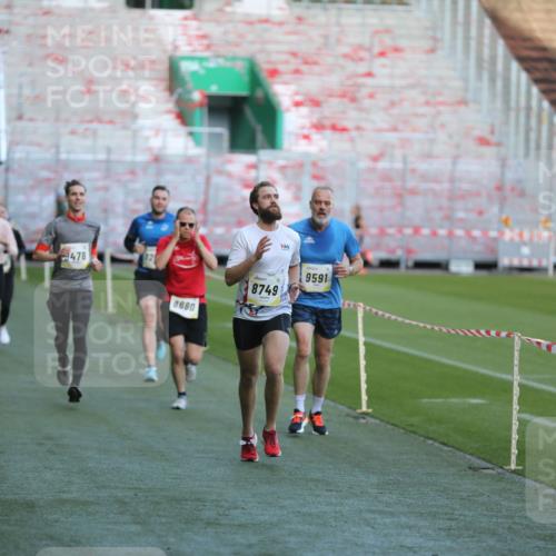 06.10.2024 - 19. swb-Marathon Bremen Yannick Fuchs http://msf.ph/oto/7384176 06.10.2024 10:25:08 Laufen im Stadion 7197, 7259, 7260, 7363, 7571, 7648, 7650, 7756, 8209, 8226, 8228, 8310, 8311, 8313, 8329, 8412, 8445, 8454, 8478, 8517, 8666, 8680, 8749, 8796, 8939, 8962, 8975 meine-sportfotos.de