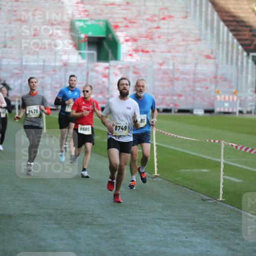 06.10.2024 - 19. swb-Marathon Bremen Yannick Fuchs http://msf.ph/oto/7384200 06.10.2024 10:25:08 Laufen im Stadion 7197, 7259, 7260, 7363, 7571, 7648, 7650, 7756, 8209, 8226, 8228, 8310, 8311, 8313, 8329, 8412, 8445, 8454, 8478, 8517, 8666, 8680, 8749, 8796, 8939, 8962, 8975 meine-sportfotos.de