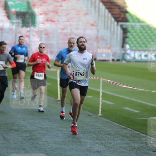 06.10.2024 - 19. swb-Marathon Bremen Yannick Fuchs http://msf.ph/oto/7384263 06.10.2024 10:25:10 Laufen im Stadion 7197, 7259, 7260, 7363, 7571, 7648, 7650, 7756, 7906, 8209, 8226, 8228, 8310, 8311, 8313, 8329, 8412, 8445, 8478, 8517, 8666, 8671, 8680, 8749, 8796, 8939, 8962, 8975 meine-sportfotos.de